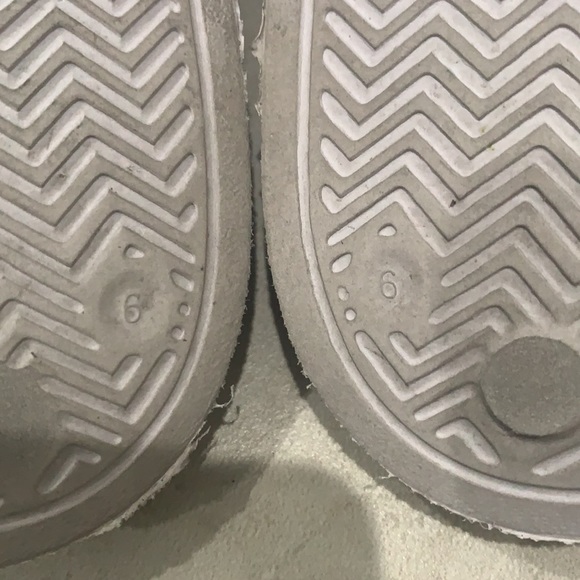 Adidas Adillete Shower Slides Size 6 EUC - Picture 4 of 8